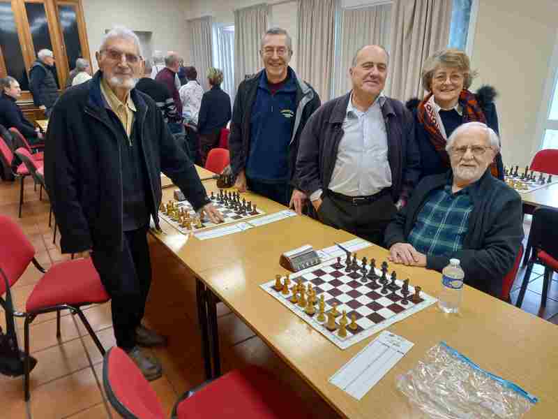 Les 5 joueurs de Caumont participant au championnat de Vaucluse Vétérans 2025