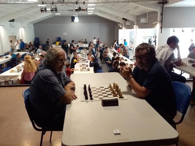 Jean Disquin (à gauche) à la table 1 du Rapide de Morières 2019