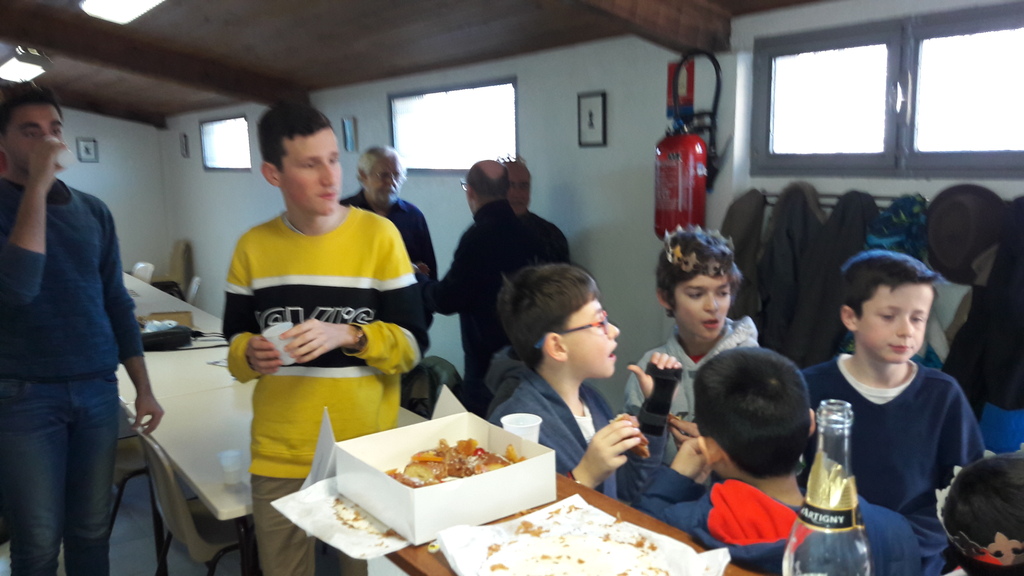 Gâteau des rois dans le local Saint-Exupéry